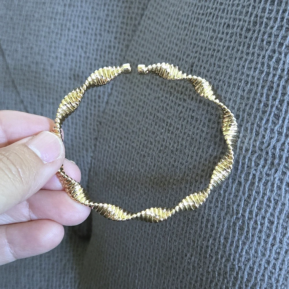 Caldelli Twisted🧬 Gold💛 Flexible Cuff Bracelet - NWT - Picture 2 of 16